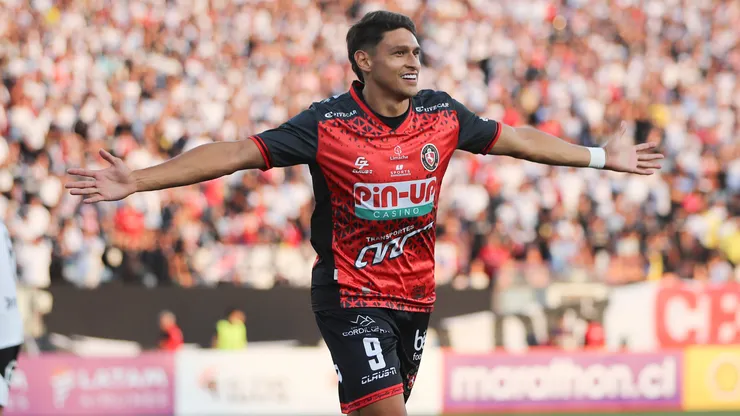 Nelson Da Silva, delantero de Deportes Limache, clave para el ascenso a la Liga de Primera 2025.