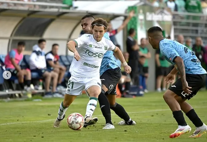 Félix Triñanes en su debut como profesional ante O’Higgins en la Copa Chile. (Foto: Deportes Temuco).