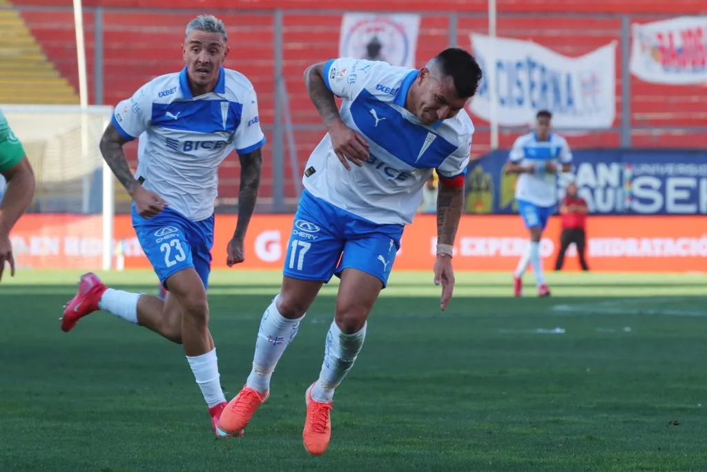 El momento de la lesión de Gary Medel. Foto: Jonnathan Oyarzun/Photosport