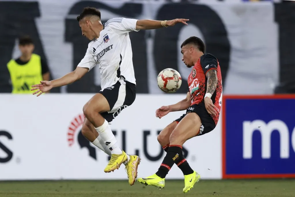 &nbsp;Jonathan Villagra&nbsp;apenas ha jugado 45 minutos oficiales con la camiseta de Colo Colo. | Foto: Photosport.