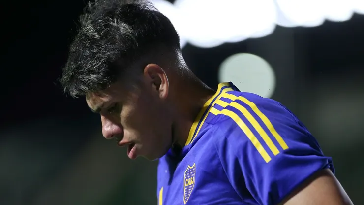 Carlos Palacios recibe mazazo de Fernando Gago en Boca Juniors.