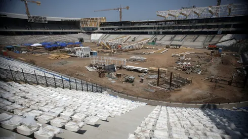 Universidad Católica tiene problemas en el nuevo San Carlos.