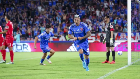 Leandro Fernández celebrando en Universidad de Chile.