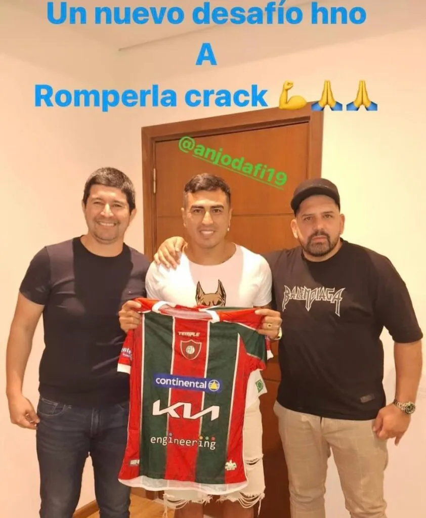 Darío Lezcano con la camiseta de su nuevo equipo.