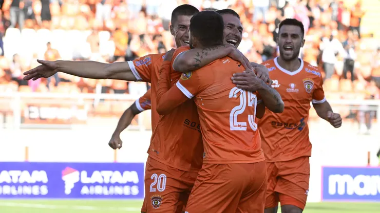 Cobreloa enfrenta a Unión San Felipe por el ascenso.