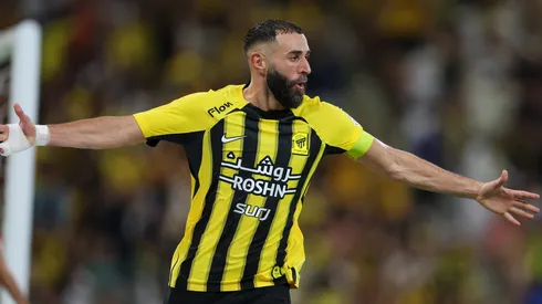 Benzema se unió al debate y eligió al mejor jugador de la historia.