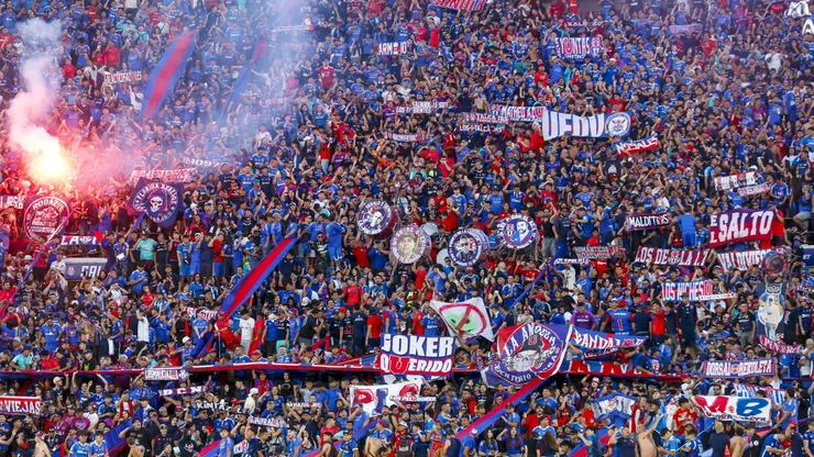 Universidad de Chile tuvo un masivo apoyo ante Unión La Calera.