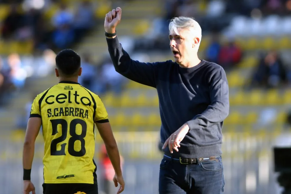 Tiago Nunes está complicado en Universidad Católica