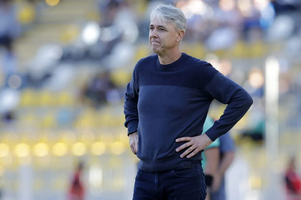 Tiago Nunes ha sido crítico con la localía de la UC. Imagen: Photosport