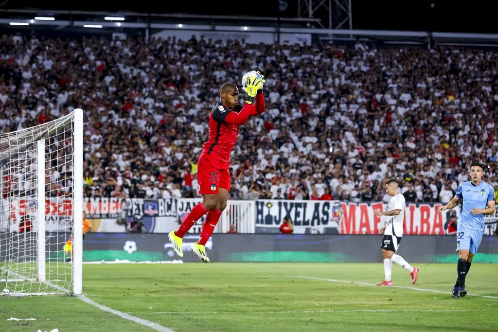 Omar Carabalí evitó en varias ocasiones el gol de Colo Colo. | Foto: Photosport. 