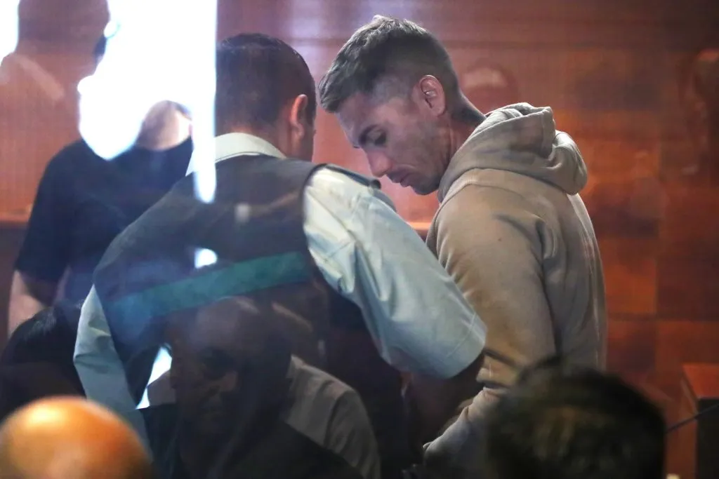 Santiago 25 de febrero 2025.
Control de detencion del ex futbolista Jean Paul Pineda tras protagonizar un accidente de transito en estado de ebriedad 
Jonnathan Oyarzun/Aton Chile