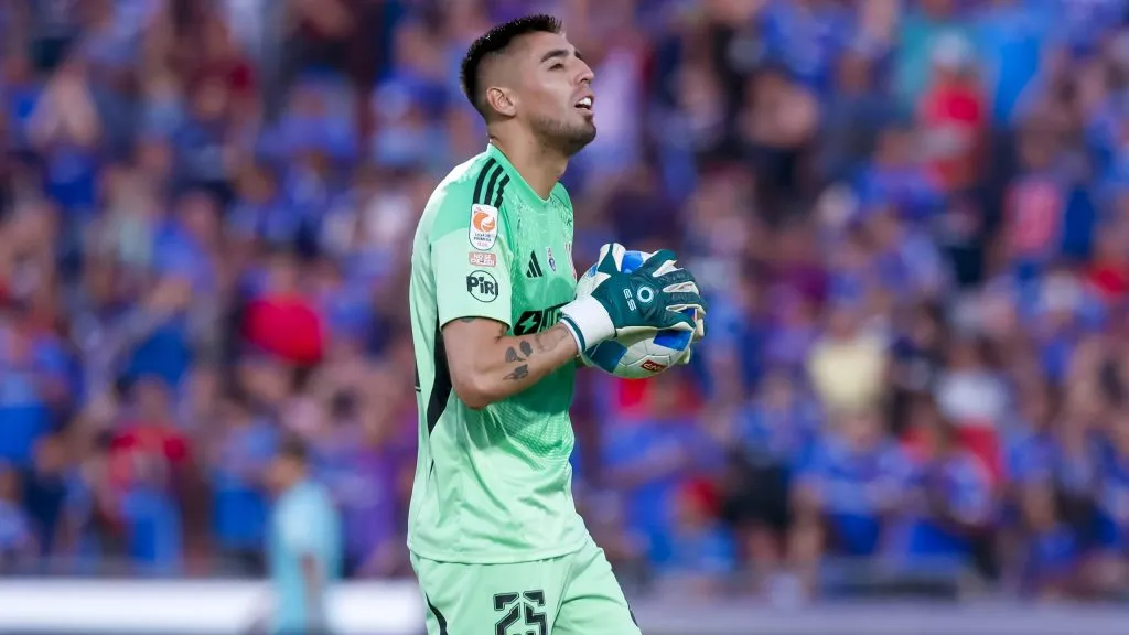 Gabriel Castellón suma bonos para atajar en la Roja.