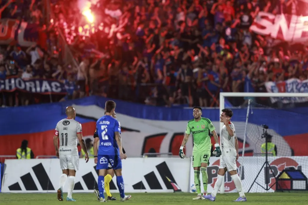 Gabriel Castellón será evaluado para saber si podrá viajar a El Salvador con U de Chile. Foto: Felipe Zanca/Photosport
