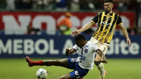 Bahía venció a The Strongest y espera por Ñublense