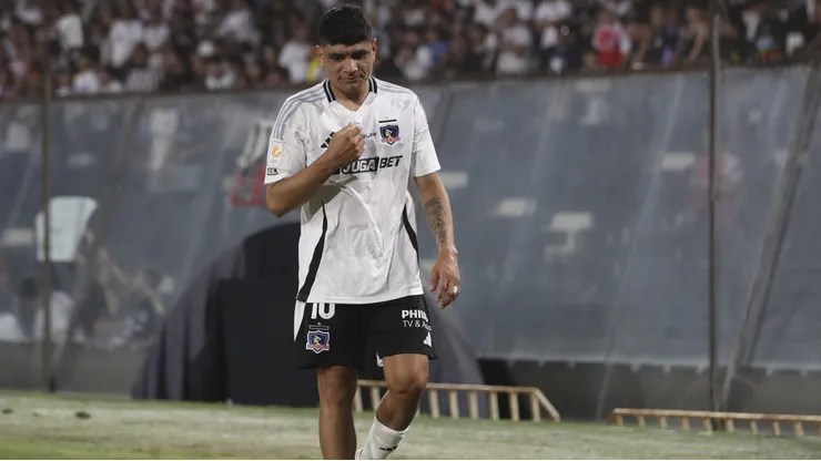 Claudio Aquino vio la roja contra Unión San Felipe.