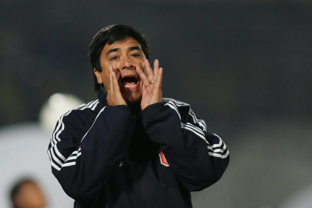 José Basualdo se le fue encima a Juan Román Riquelme en Boca Juniors. Foto: Photosport.