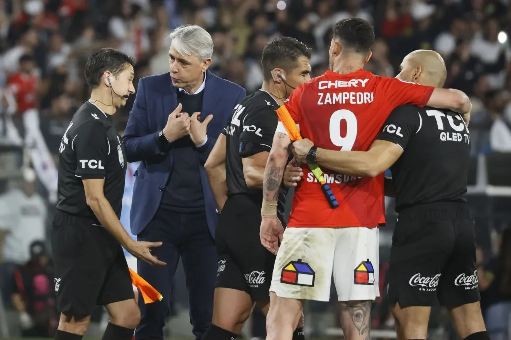 Tiago Nunes le pone el pecho a las balas por las críticas al rendimiento de la Católica y los problemas para encontrar estadio como local.