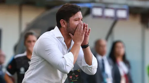 Ñublense confirmó la destitución de Arrué como DT.