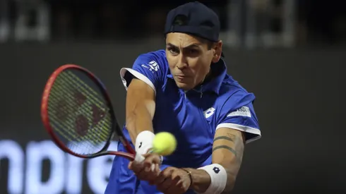 Alejandro Tabilo jugando ante Federico Coria en el Chile Open.