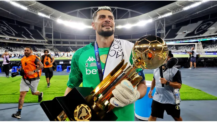 Arias fue figura en otra copa internacional para Racing.