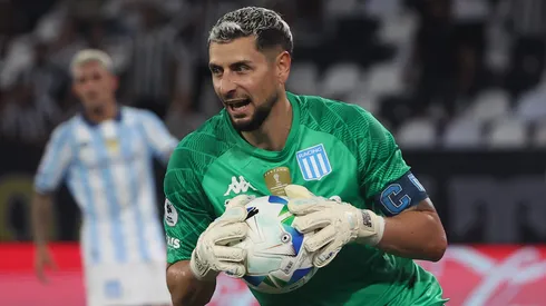 Destacan a Arias como figura de Racing campeón de la Recopa.