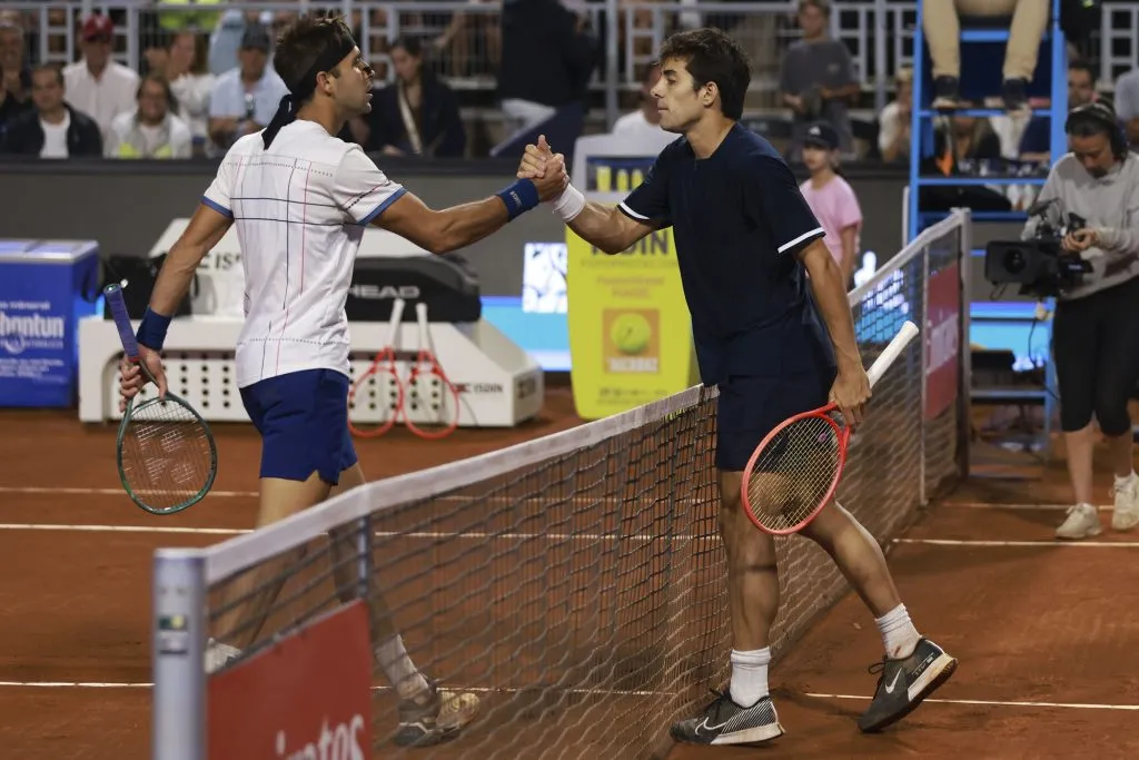 Tomás Etcheverry derrota a Cristian Garin en el Chile Open 2025 (Photosport).