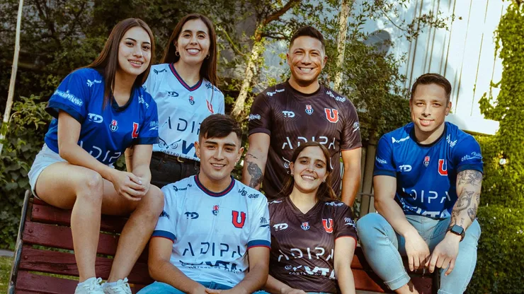 Las nuevas camiseta de U de Chile Futsal para la temporada 2025.