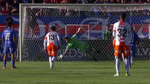 La gran tapada de Cristopher Toselli en El Salvador.