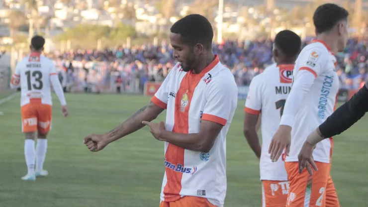 César Yanis repitió el papel de "verdugo" de su compatriota y marcó el gol del triunfo de Cobresal a la U.