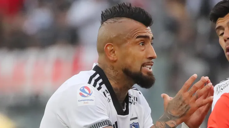 Arturo Vidal no jugó ante Huachipato, pero estuvo muy atento a todo.
