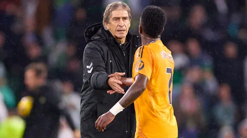 Manuel Pellegrini saludando a Vinicius Júnior.