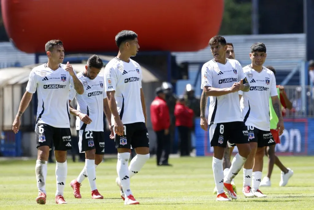 Colo Colo sumó una fea derrota ante Huachipato. Foto: Eduardo Fortes/Photosport