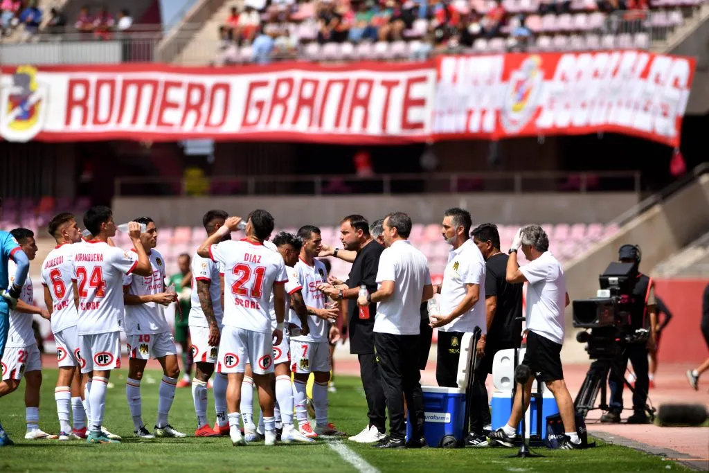 El Coto Sierra parece no encontrar la vuelta en la Unión Española. (Alejandro Pizarro Ubilla/Photosport).
