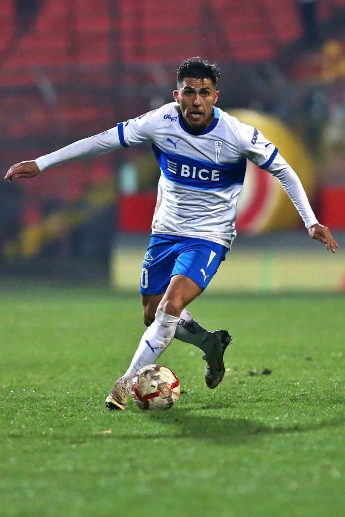 César Pinares y el giro drástico en su carrera: De la UC a jugar en Primera B (Photosport)