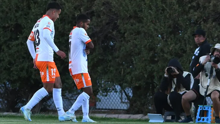 El inicio del bailecito de César Yanis.