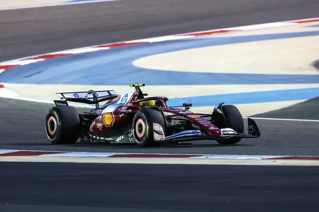 Lewis Hamilton de Ferrari en los test de pretemporada de la Fórmula 1 2025 (Getty Images).
