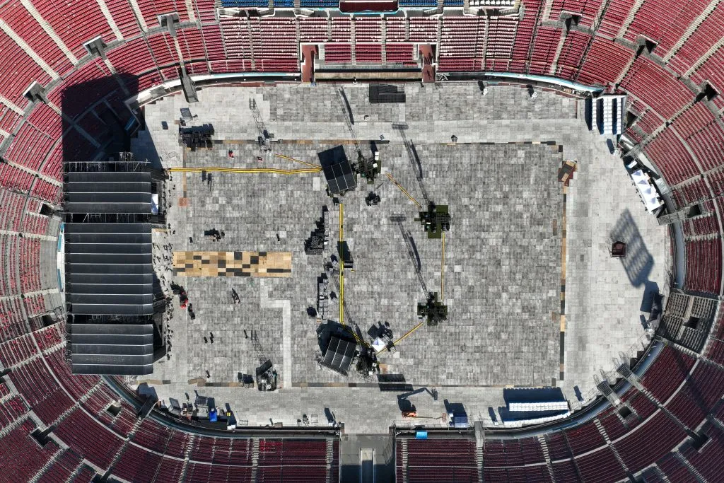 Cuando retiren toda la instalación se verá la real magnitud de daños en el Estadio Nacional.  Foto: Javier Torres/Aton Chile