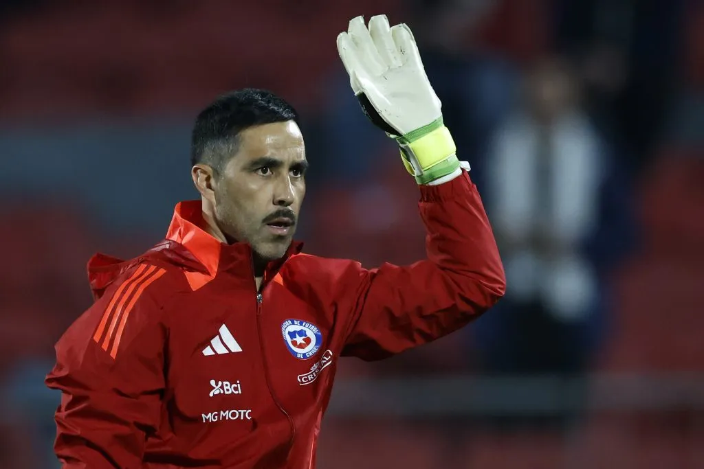Claudio Bravo quiere agradecer y apoyar a las futuras generaciones. Foto: Andres Pina/Photosport