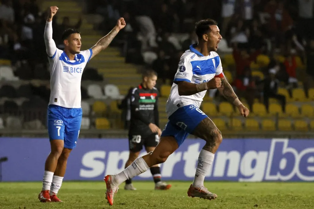 Justo cuando marcaba en Copa Sudamericana, Fernando Zampedri recibió el visto bueno de la FIFA para jugar por Chile. Foto: Photosport.