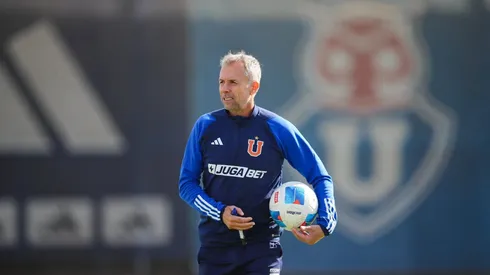 Gustavo Álvarez tiene la pelota en las manos para los cambios en la U.