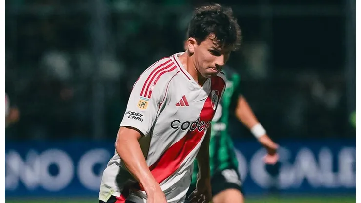 El chileno es foco de críticas por un curioso remate