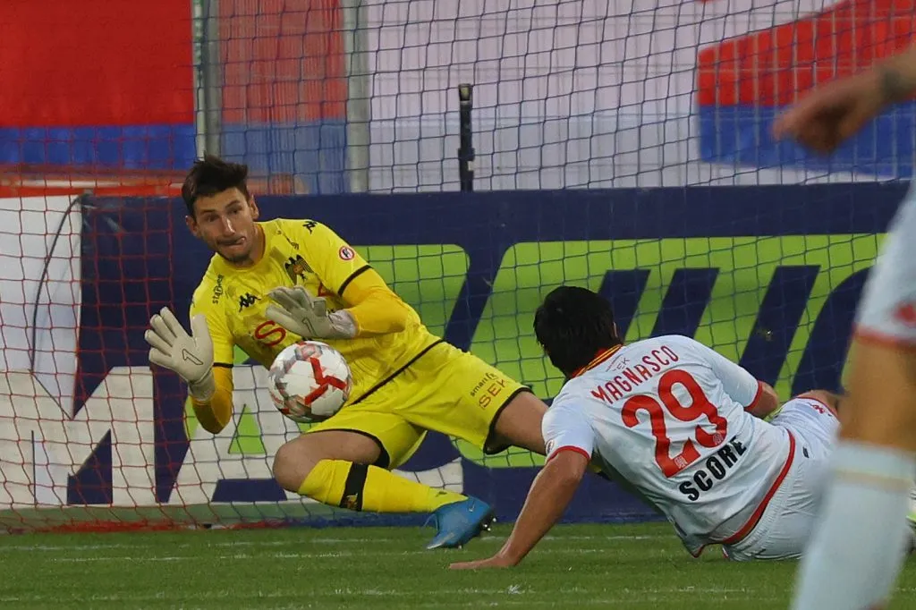 Franco Torgnascioli fue figura en la definición a penales ante Everton