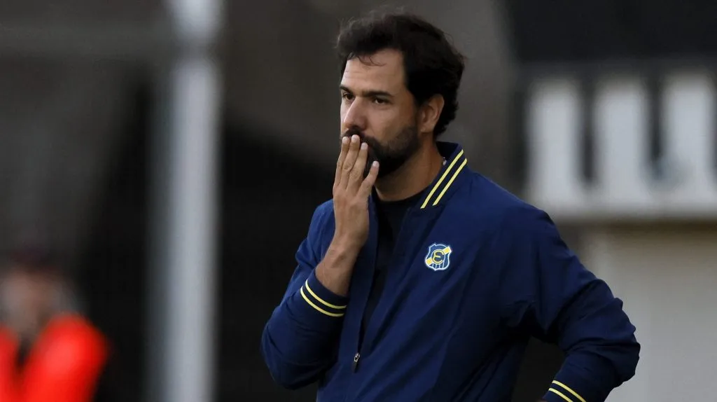 Gustavo Leal no conoce la calle renuncia en Everton de Viña del Mar, pese a quedar fuera de la Copa Sudamericana. Foto: Photosport.