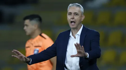 Tiago Nunes fue criticado por un emblema de Católica como Juvenal Olmos