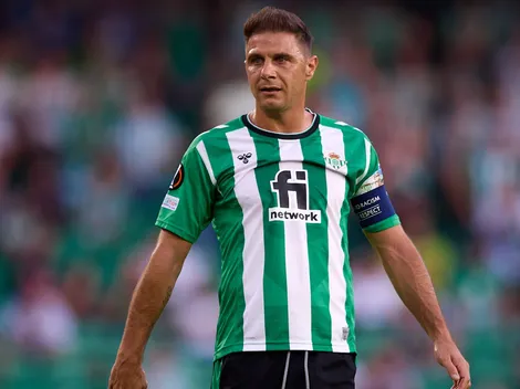 Pupilo de Pellegrini protagoniza escándalo en España