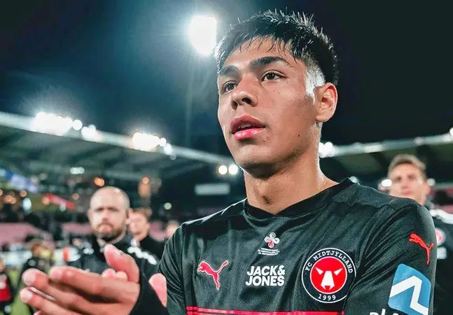 Darío Osorio ya es un titular consagrado en el fútbol de Dinamarca. | Foto: Midtjylland.