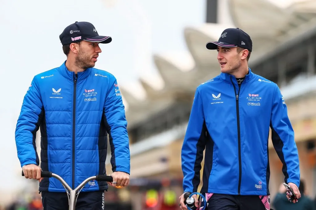 Pierre Gasly y Jack Doohan de Alpine el 26 de febrero de 2025 (Getty Images).