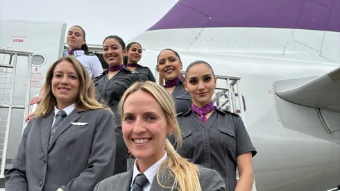 Parte de la tripulación que hizo historia volando un vuelo 100% operado por mujeres.