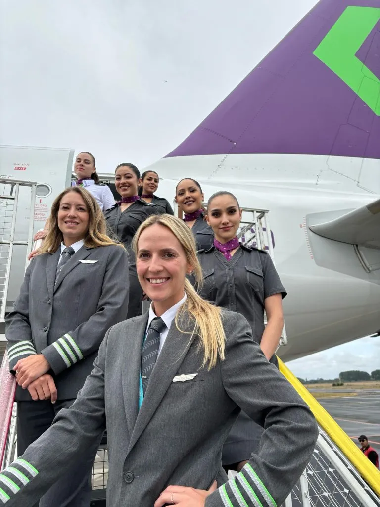 Parte de la tripulación que hizo historia en SKY operando un vuelo 100% por mujeres. Foto: Cedida.