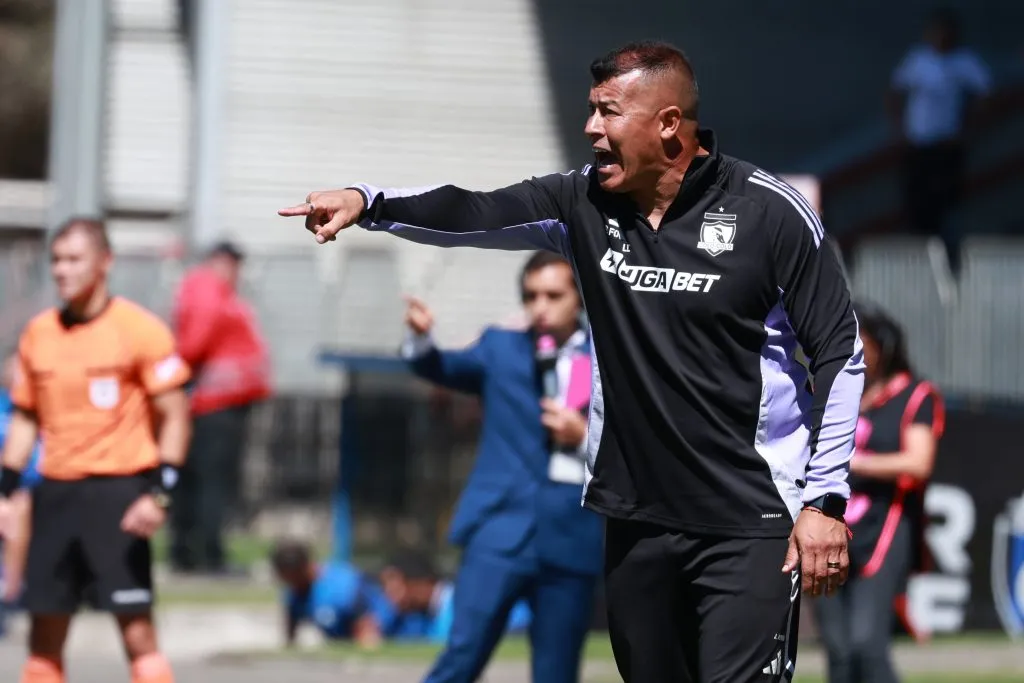 Jorge Almirón planea cambios en Colo Colo. Foto: Eduardo Fortes/Photosport